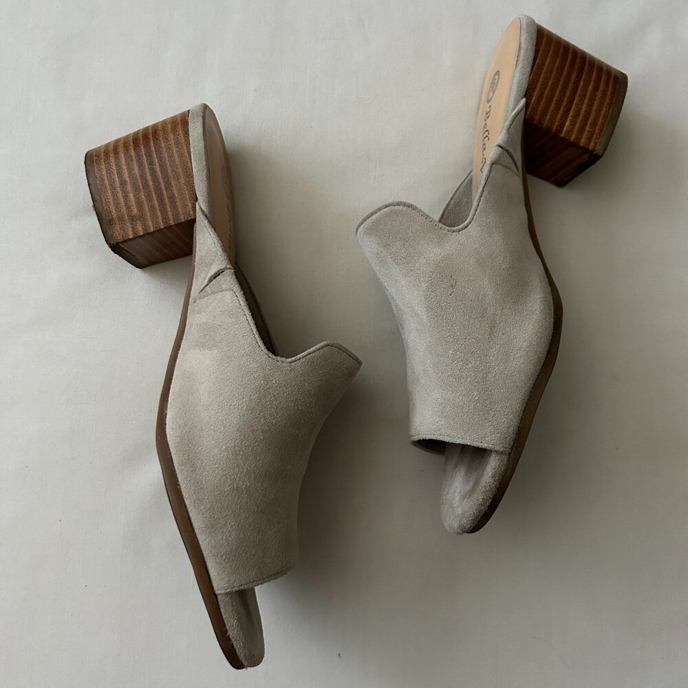 Bella Vita Dove Gray Suede (Upper) Slides 2 7/16" Stacked Heel 7M